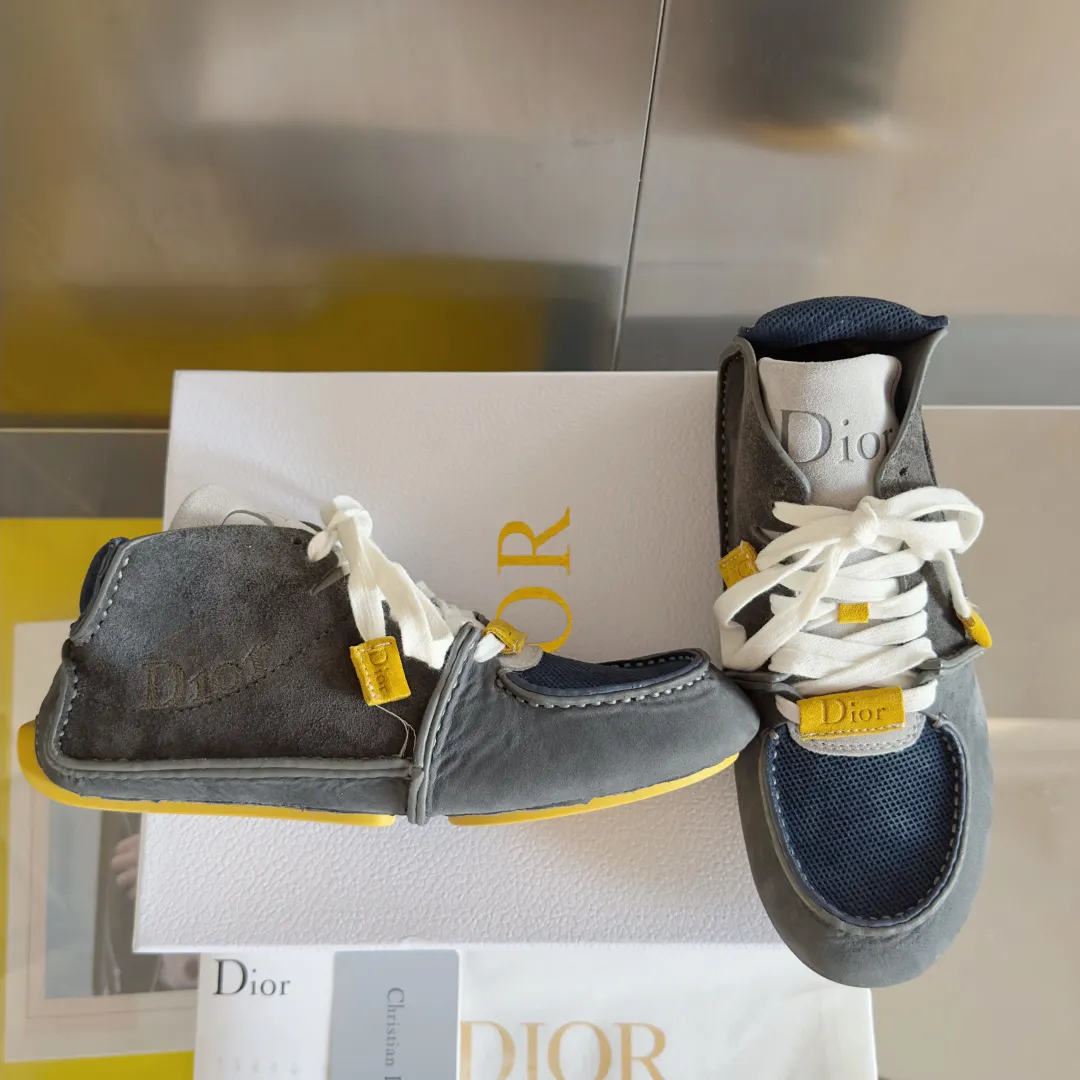 Men's shoes 💰680 Top version: Dior Roadie series catwalk couple style handmade casual sports shoes delivery counter exquisite packaging 🛍📦 ▪️Material: original custom imported first-layer cowhide ▪️Inner lining: original custom leather lining ▪️Sole: original molded anti-slip rubber material ▪️Sole thickness: 2CM ▪️Size: women's 35-40 / Men's 39-45